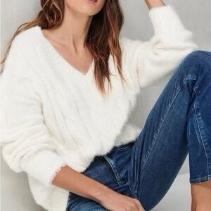 Lucky Brand Size Small White V-Neck Cable Knit Faux Fur Pullover Sweater